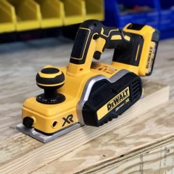 Dewalt Planer for Precise Woodworking in Canada