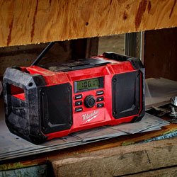 Milwaukee Cordless Radios in Canada